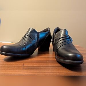 NWOT Earth Origins Black Ankle Booties with Comfort Design
